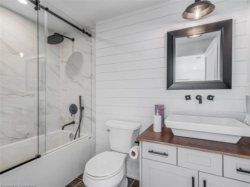 5502 Eaton Avenue, Burlington, ON - Indoor Photo Showing Bathroom