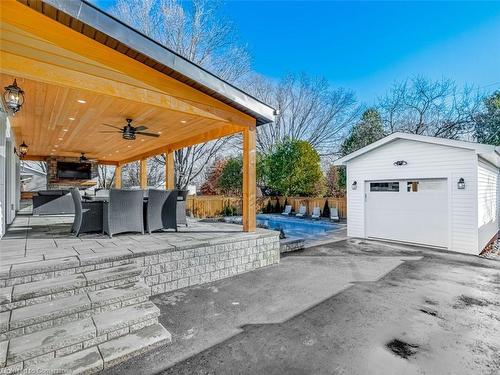 5502 Eaton Avenue, Burlington, ON - Outdoor