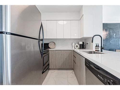 2701-225 Sherway Gardens Road, Toronto, ON - Indoor Photo Showing Kitchen