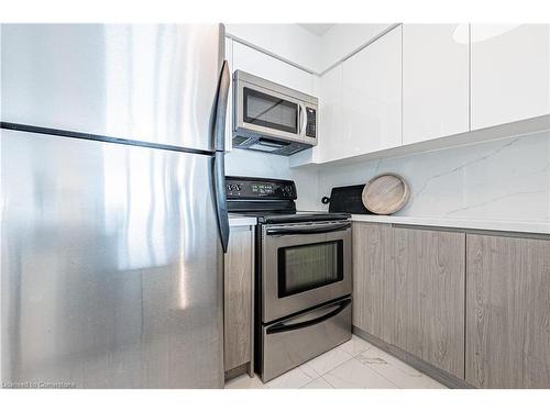 2701-225 Sherway Gardens Road, Toronto, ON - Indoor Photo Showing Kitchen