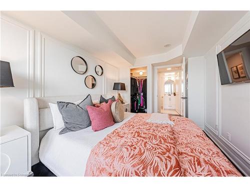 2701-225 Sherway Gardens Road, Toronto, ON - Indoor Photo Showing Bedroom