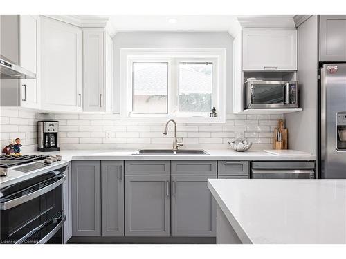 29 Sauer Avenue, Welland, ON - Indoor Photo Showing Kitchen With Upgraded Kitchen