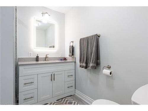 29 Sauer Avenue, Welland, ON - Indoor Photo Showing Bathroom