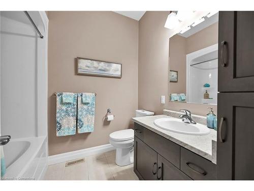 6-247 Munnoch Boulevard, Woodstock, ON - Indoor Photo Showing Bathroom