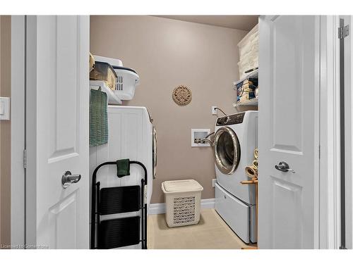 6-247 Munnoch Boulevard, Woodstock, ON - Indoor Photo Showing Laundry Room