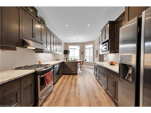 6-247 Munnoch Boulevard, Woodstock, ON - Indoor Photo Showing Kitchen With Upgraded Kitchen