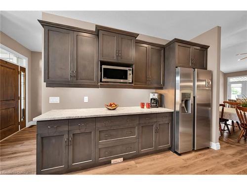 6-247 Munnoch Boulevard, Woodstock, ON - Indoor Photo Showing Kitchen