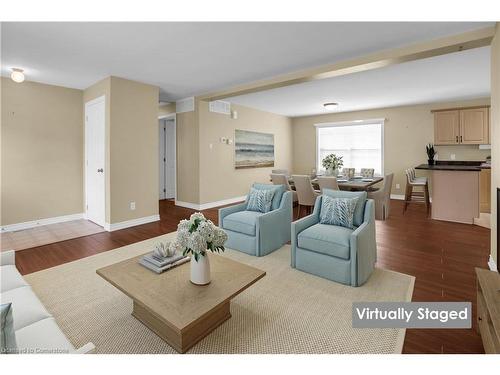 4577 Sara Lane, Beamsville, ON - Indoor Photo Showing Living Room