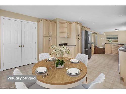 4577 Sara Lane, Beamsville, ON - Indoor Photo Showing Dining Room