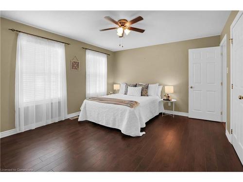 4577 Sara Lane, Beamsville, ON - Indoor Photo Showing Bedroom