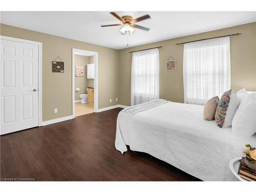 4577 Sara Lane, Beamsville, ON - Indoor Photo Showing Bedroom