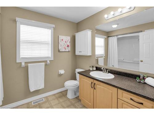 4577 Sara Lane, Beamsville, ON - Indoor Photo Showing Bathroom