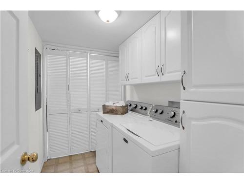 4577 Sara Lane, Beamsville, ON - Indoor Photo Showing Laundry Room