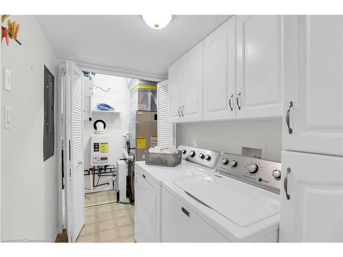 4577 Sara Lane, Beamsville, ON - Indoor Photo Showing Laundry Room