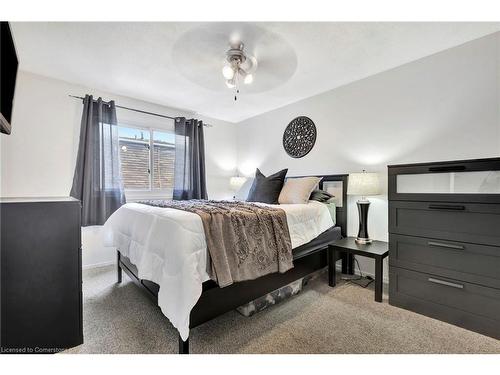 9-9 Beryl Street, Hamilton, ON - Indoor Photo Showing Bedroom