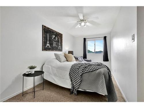 9-9 Beryl Street, Hamilton, ON - Indoor Photo Showing Bedroom