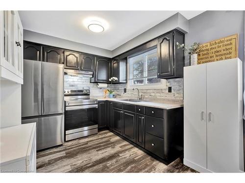 9-9 Beryl Street, Hamilton, ON - Indoor Photo Showing Kitchen