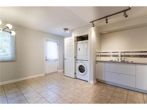 563 James Street N, Hamilton, ON - Indoor Photo Showing Laundry Room