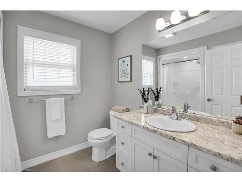 4576 Sara Lane, Beamsville, ON - Indoor Photo Showing Bathroom