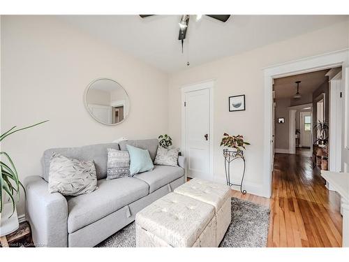 187 Grenfell Street, Hamilton, ON - Indoor Photo Showing Living Room