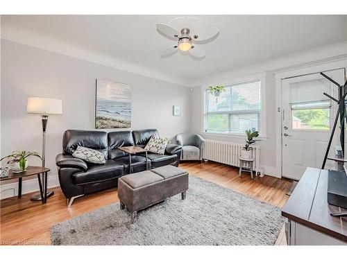 187 Grenfell Street, Hamilton, ON - Indoor Photo Showing Living Room