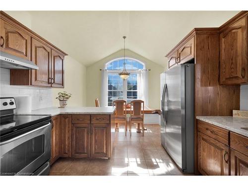 19 Meadowbrook Court, Dunnville, ON - Indoor Photo Showing Kitchen