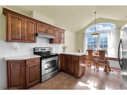 19 Meadowbrook Court, Dunnville, ON - Indoor Photo Showing Kitchen