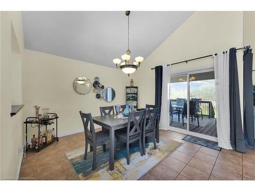 19 Meadowbrook Court, Dunnville, ON - Indoor Photo Showing Dining Room