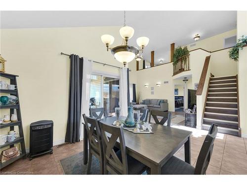 19 Meadowbrook Court, Dunnville, ON - Indoor Photo Showing Dining Room