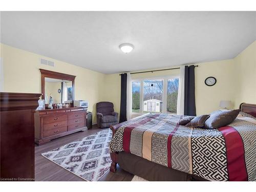 19 Meadowbrook Court, Dunnville, ON - Indoor Photo Showing Bedroom