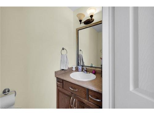 19 Meadowbrook Court, Dunnville, ON - Indoor Photo Showing Bathroom