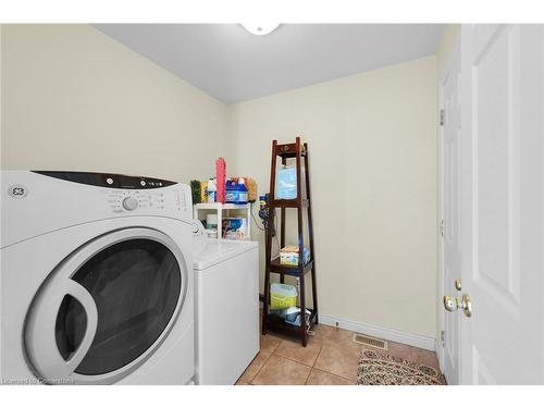 19 Meadowbrook Court, Dunnville, ON - Indoor Photo Showing Laundry Room