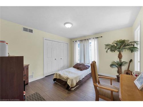 19 Meadowbrook Court, Dunnville, ON - Indoor Photo Showing Bedroom