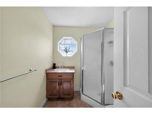 19 Meadowbrook Court, Dunnville, ON - Indoor Photo Showing Bathroom