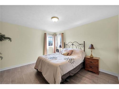 19 Meadowbrook Court, Dunnville, ON - Indoor Photo Showing Bedroom