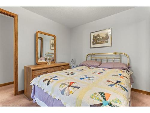 11 Ford Street, Hamilton, ON - Indoor Photo Showing Bedroom