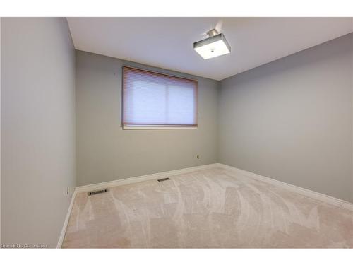 7513 Redhaven Crescent, Niagara Falls, ON - Indoor Photo Showing Other Room