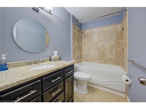 7513 Redhaven Crescent, Niagara Falls, ON - Indoor Photo Showing Bathroom