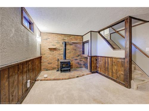 7513 Redhaven Crescent, Niagara Falls, ON - Indoor Photo Showing Other Room