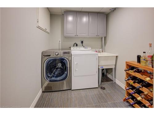 7513 Redhaven Crescent, Niagara Falls, ON - Indoor Photo Showing Laundry Room