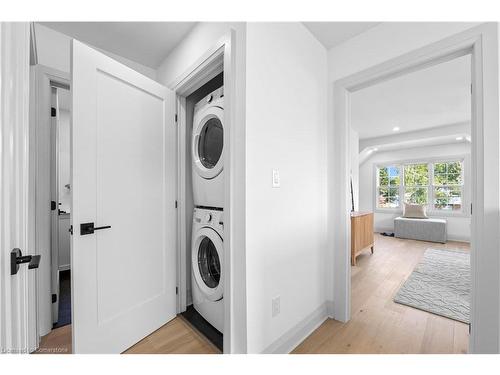 286 East 18Th Street, Hamilton, ON - Indoor Photo Showing Laundry Room