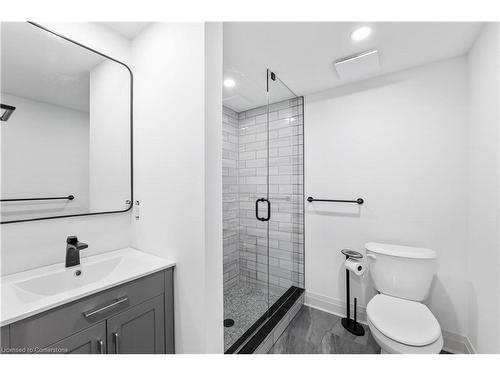 286 East 18Th Street, Hamilton, ON - Indoor Photo Showing Bathroom