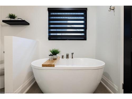 3470 North Shore Drive, Ridgeway, ON - Indoor Photo Showing Bathroom