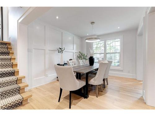 939 Teal Drive, Burlington, ON - Indoor Photo Showing Dining Room