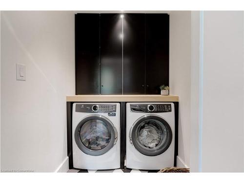 939 Teal Drive, Burlington, ON - Indoor Photo Showing Laundry Room