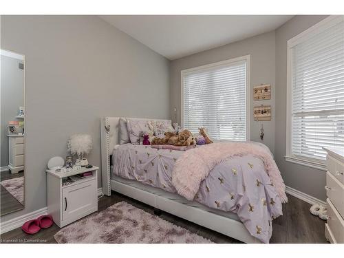 24 Manorwood Drive, Smithville, ON - Indoor Photo Showing Bedroom