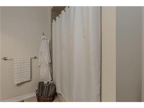 24 Manorwood Drive, Smithville, ON - Indoor Photo Showing Bathroom