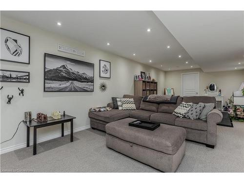 24 Manorwood Drive, Smithville, ON - Indoor Photo Showing Living Room