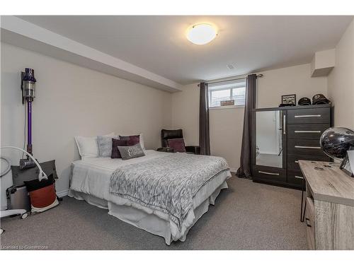 24 Manorwood Drive, Smithville, ON - Indoor Photo Showing Bedroom