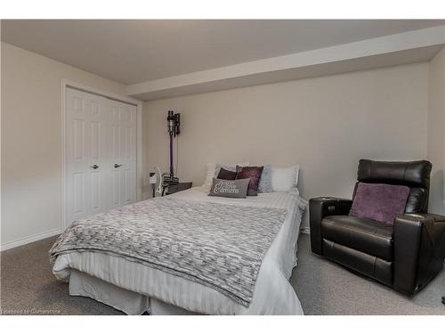 24 Manorwood Drive, Smithville, ON - Indoor Photo Showing Bedroom